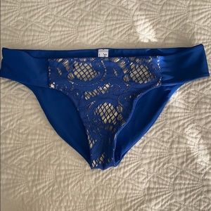 Luli Fama Bottom